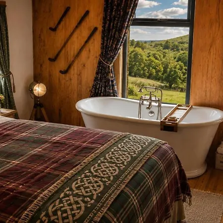 Sleeps 4 With Parking And Sea Views Hébergement de vacances *